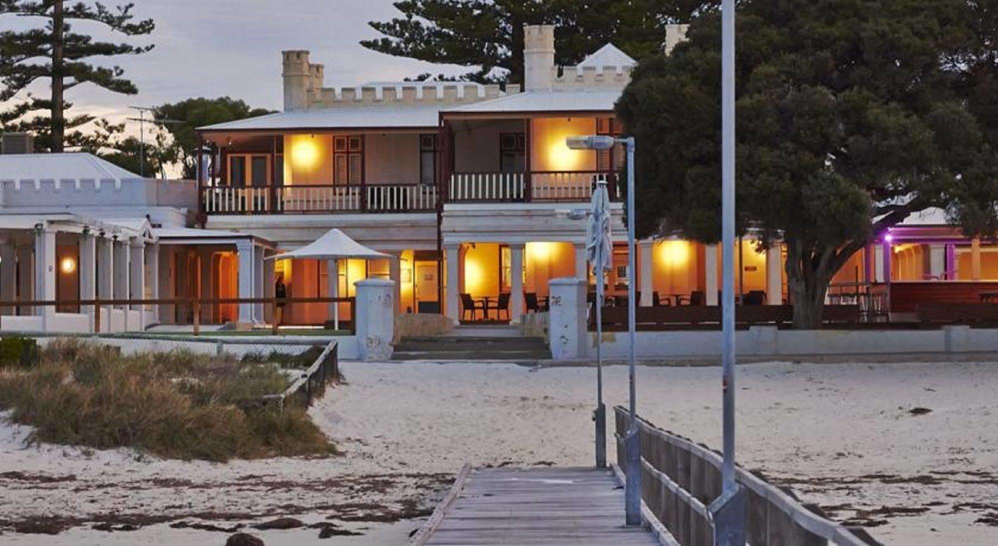 Отель Samphire Rottnest Роттнест Экстерьер фото